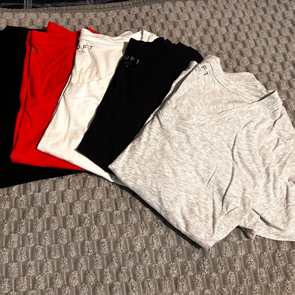 LOFT Classic V-Neck T-Shirt Bundle